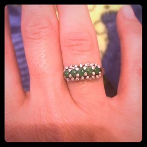 18k white gold green stone ring